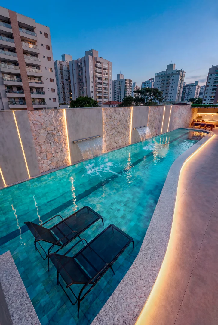 Piscina com Raia Semiolímpica de 25m e Deck Molhado